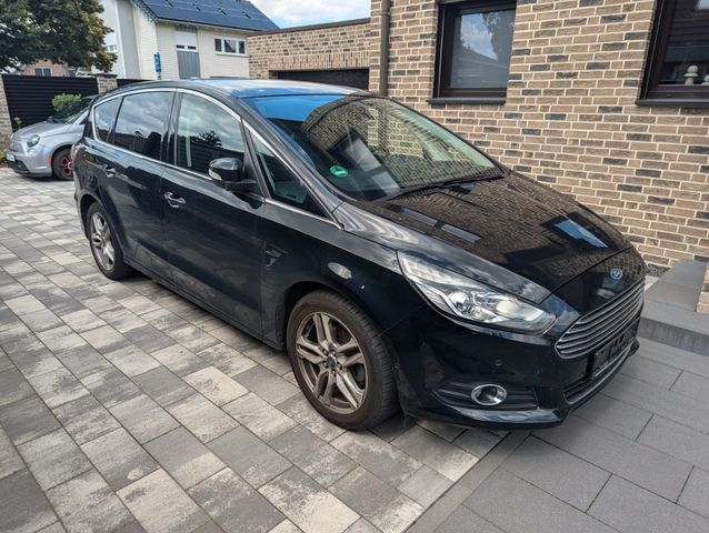 Ford S-Max 2,0 TDCi 132kW Titanium Titanium