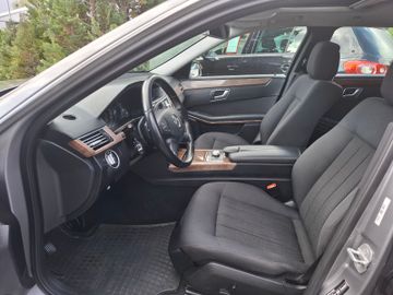Mercedes E 200 - 12