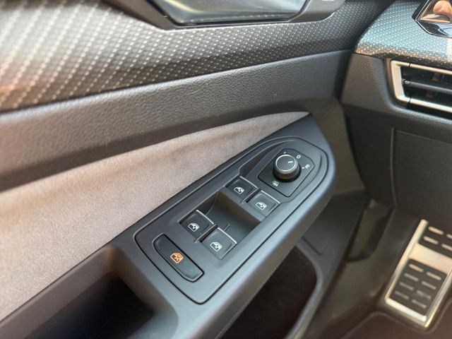 Golf 8 VIII R-Line 1.5 eTSI Navi ACC Apple CarPl