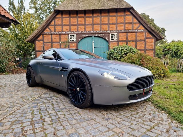 Aston Martin V8 Vantage 4.7l Sportshift , Matt Lackierung