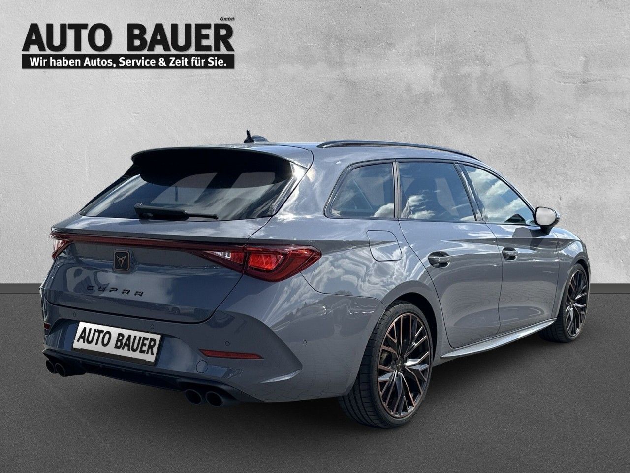 Fahrzeugabbildung CUPRA Leon Sportstourer VZ 2.0 TSI 4Drive DSG*AHK* - mit KI generiert/bearbeitet