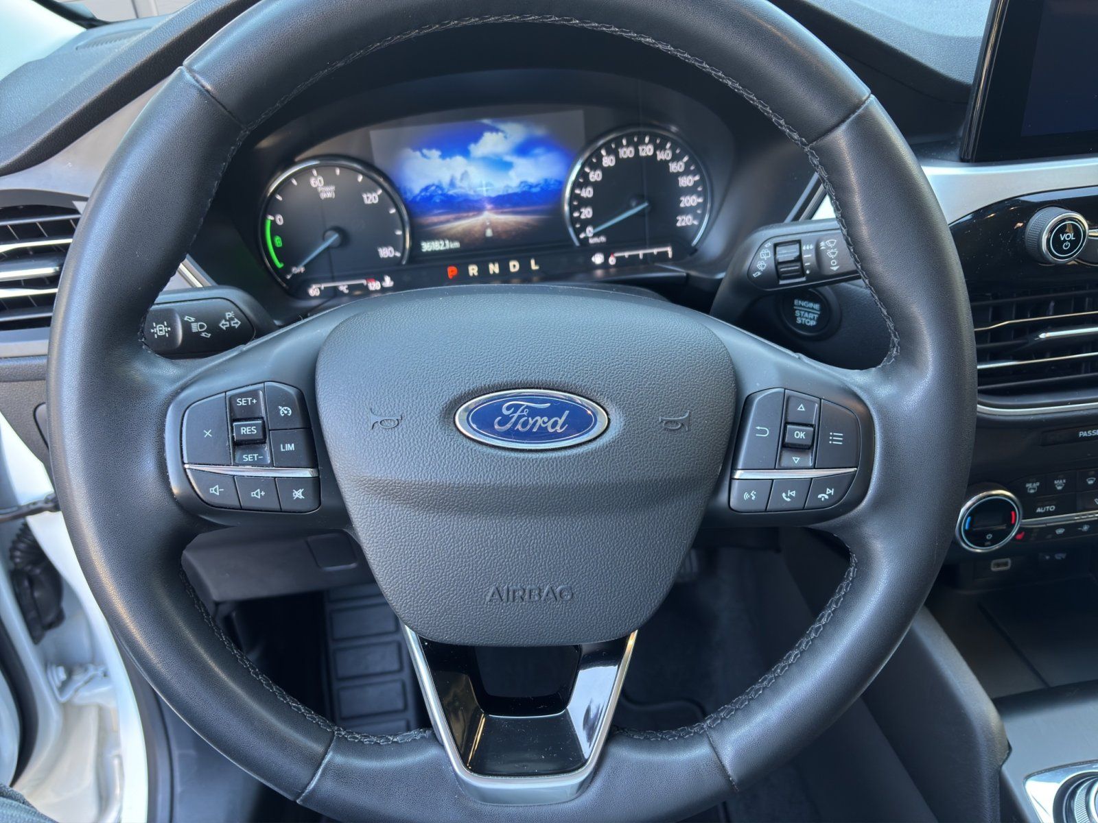 Fahrzeugabbildung Ford Kuga Plug-In Hybrid Cool & Connect