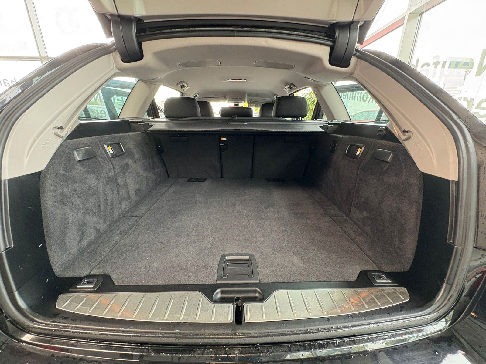 Fahrzeugabbildung BMW 518d Touring/E-Sitze/Navi/PDC/Xenon