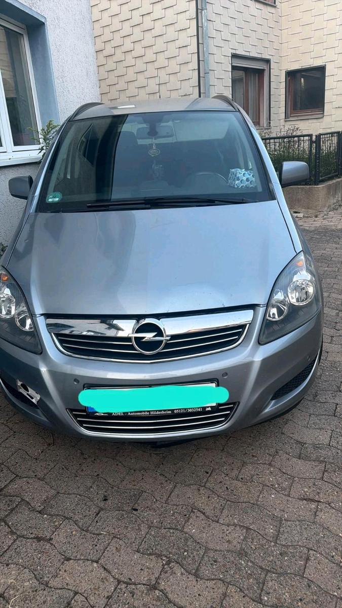 Opel Zafira, 2011