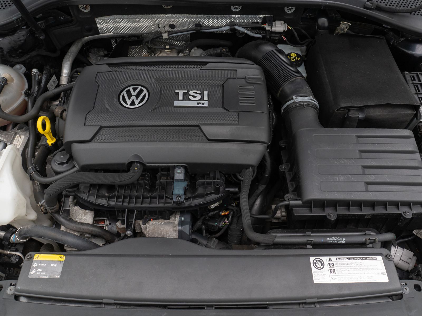 Fahrzeugabbildung Volkswagen Golf R BMT 4Motion Kamera ACC DYNAUDIO Panorama