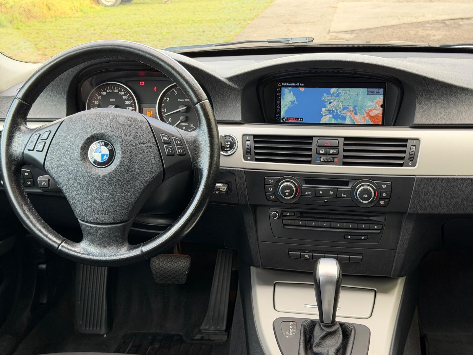BMW 325 TOURING AUT*XEN*AHK*2.HAND*NAVI* | 218 ch | BVA | BMW 325I TOURING AUT | ATTELAGE