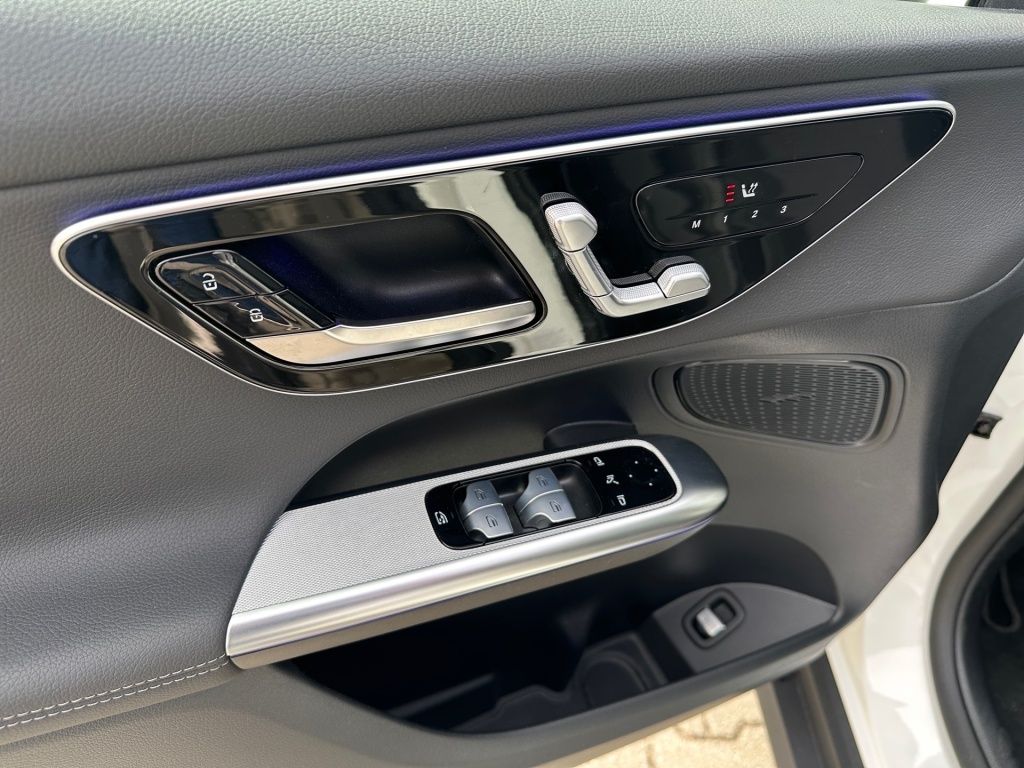 Fahrzeugabbildung Mercedes-Benz GLC 220 d 4M Avantg. AHK Distronic+ Pano LED SHZ