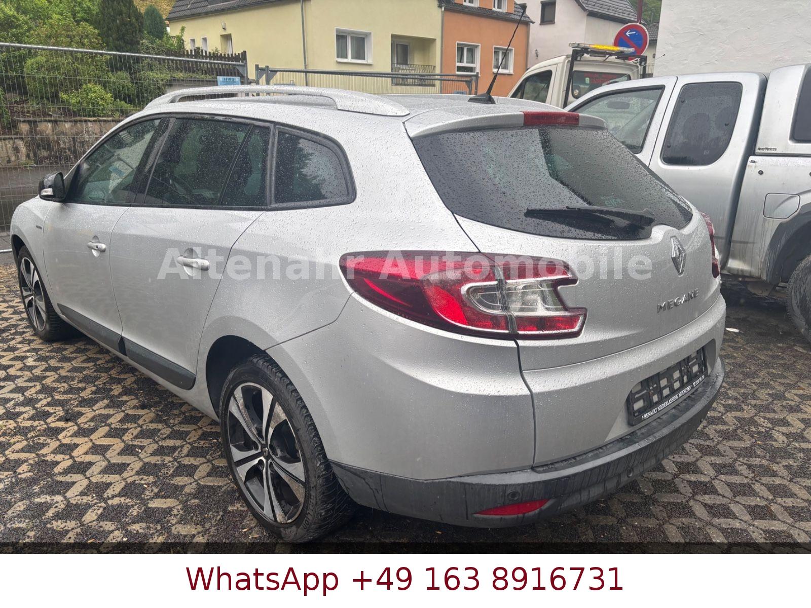Renault Megane 2011 — rear view