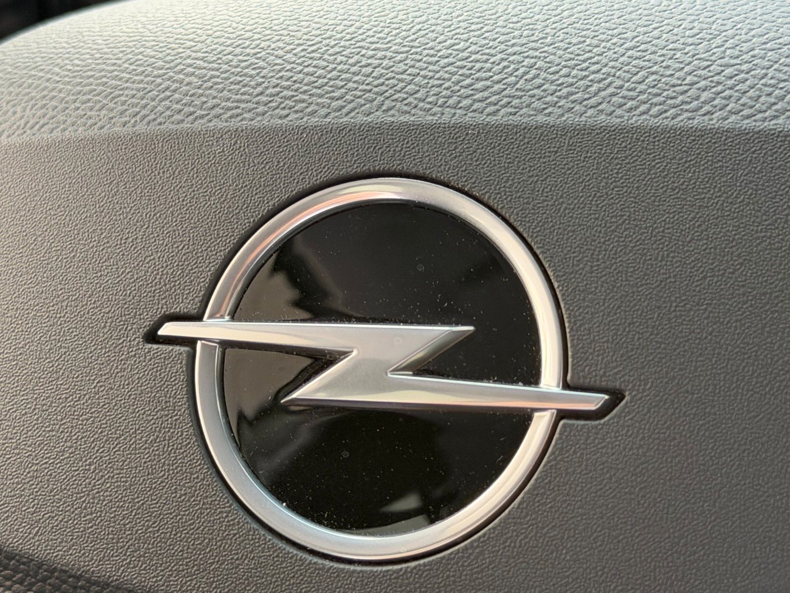 Fahrzeugabbildung Opel Corsa F Edition 1.2L 100PS/PDC/Sitzheizung!