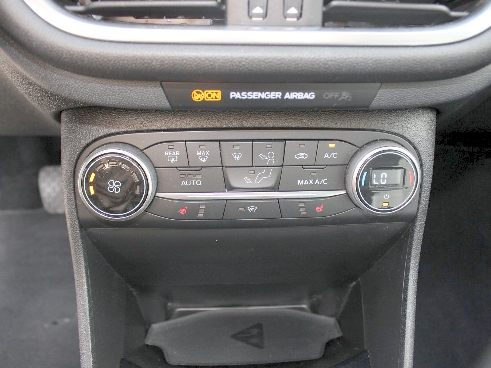 Fahrzeugabbildung Ford Fiesta Cool & Connect 1,0 EcoBoost Start/Stopp