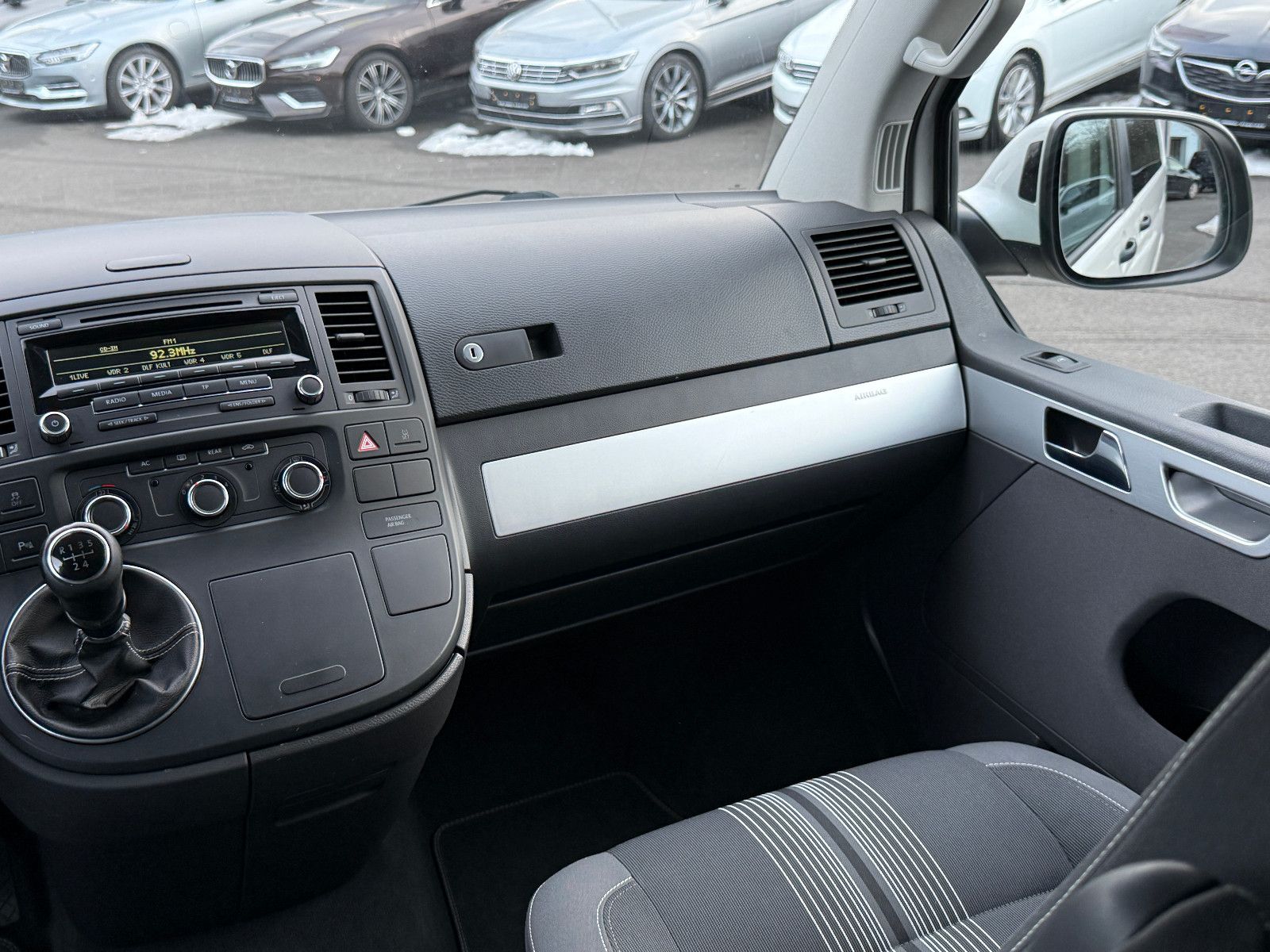 Fahrzeugabbildung Volkswagen T5 Multivan Edition 25 DAB GRA Side-Assist PDC
