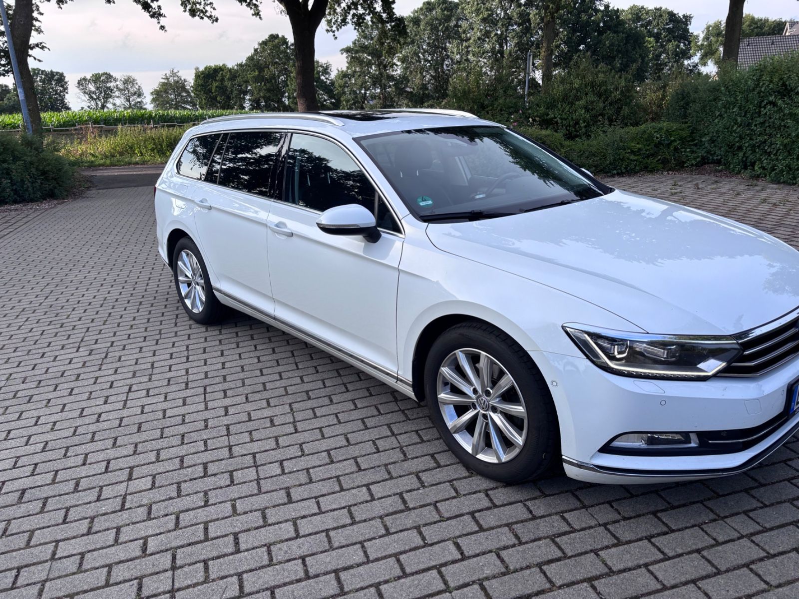 VW Passat 2.0 TDI/DSG/AHK/Standh/Panor./Schiebed.