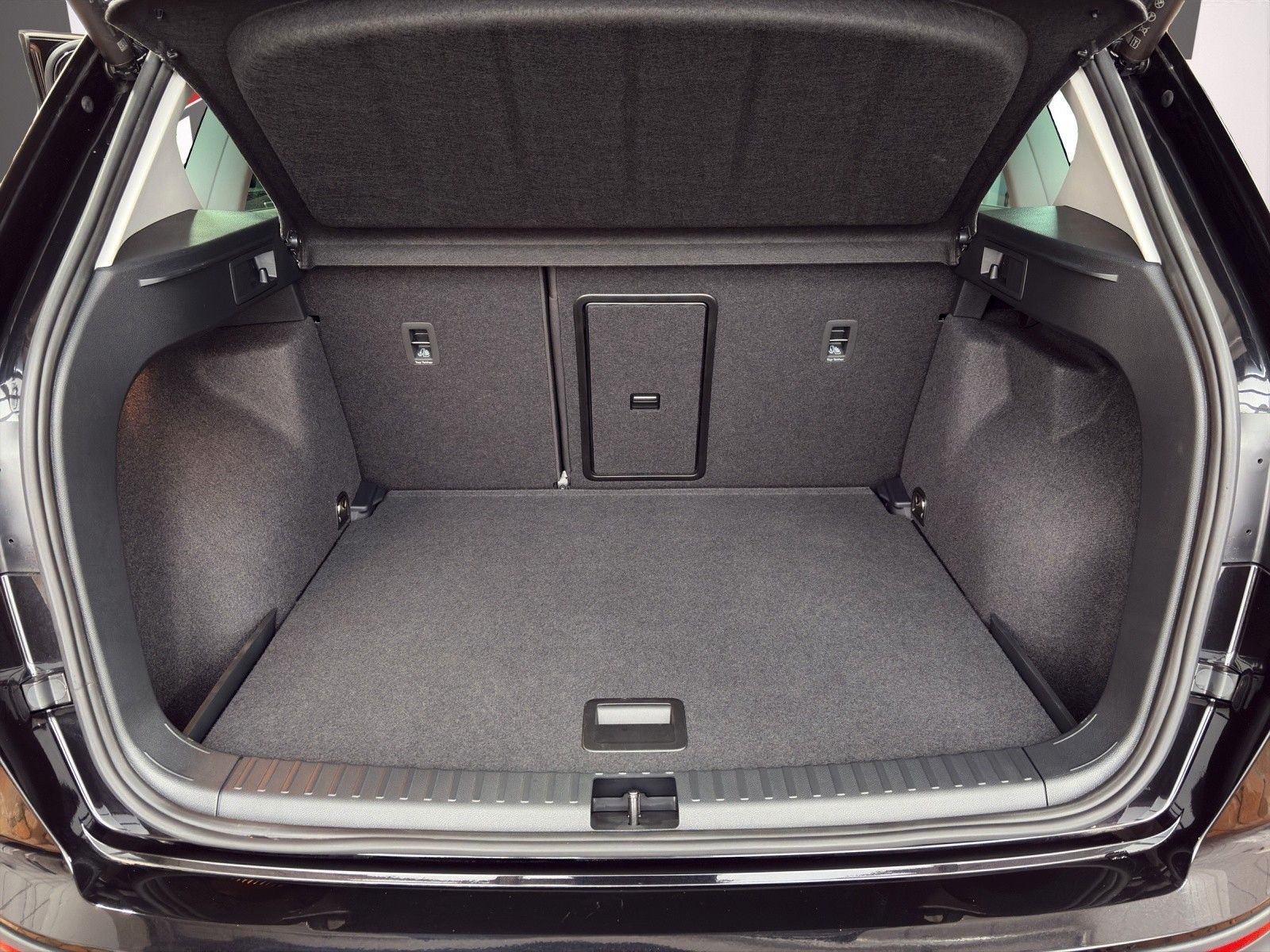 Fahrzeugabbildung SEAT Ateca 1.5 TSI Style DSG AHK/NAVI/ACC/AHZ/LHZ