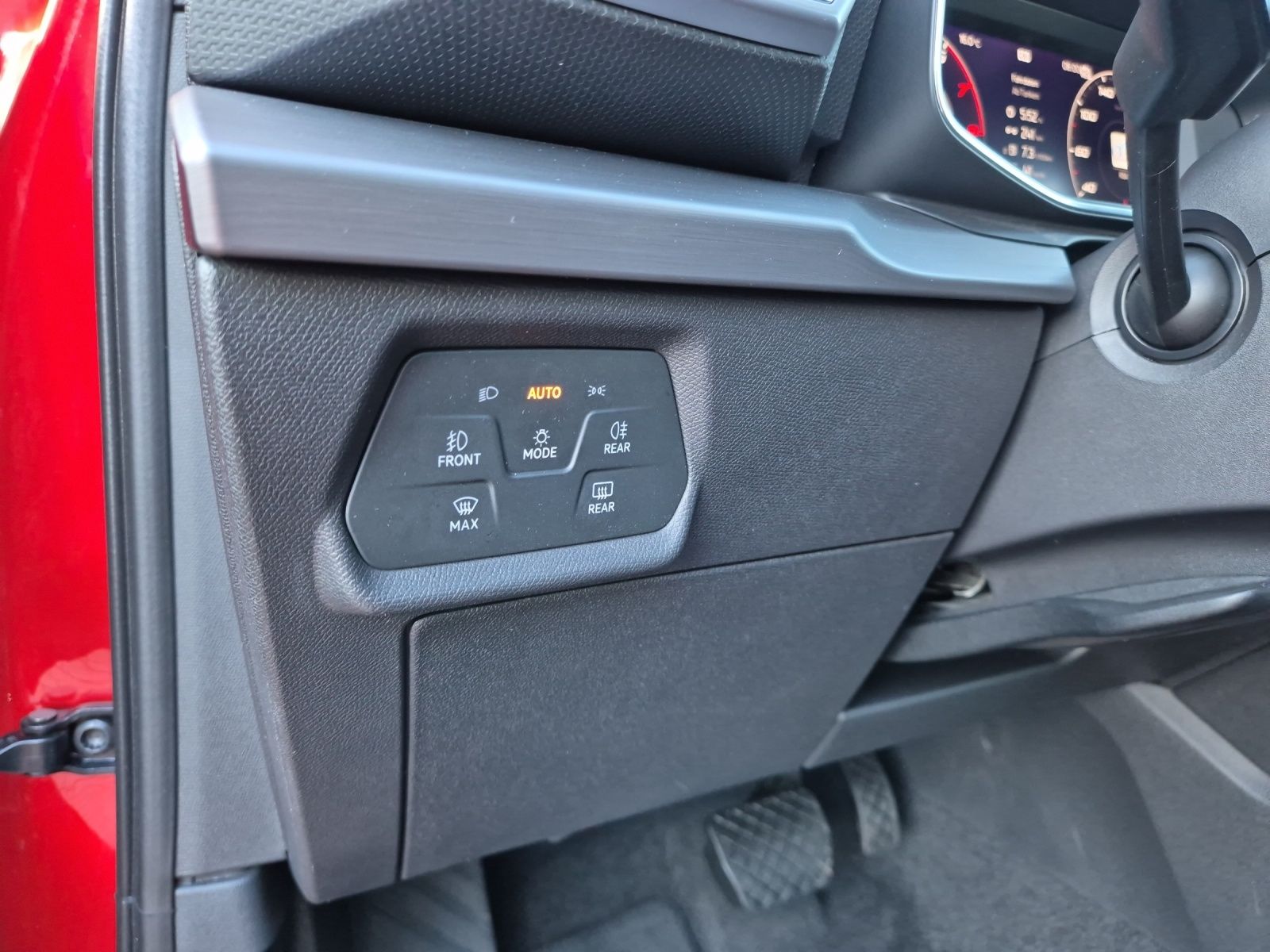 Fahrzeugabbildung SEAT Leon eTSI FR-Line DSG LED Navi ACC RFK SH 18"