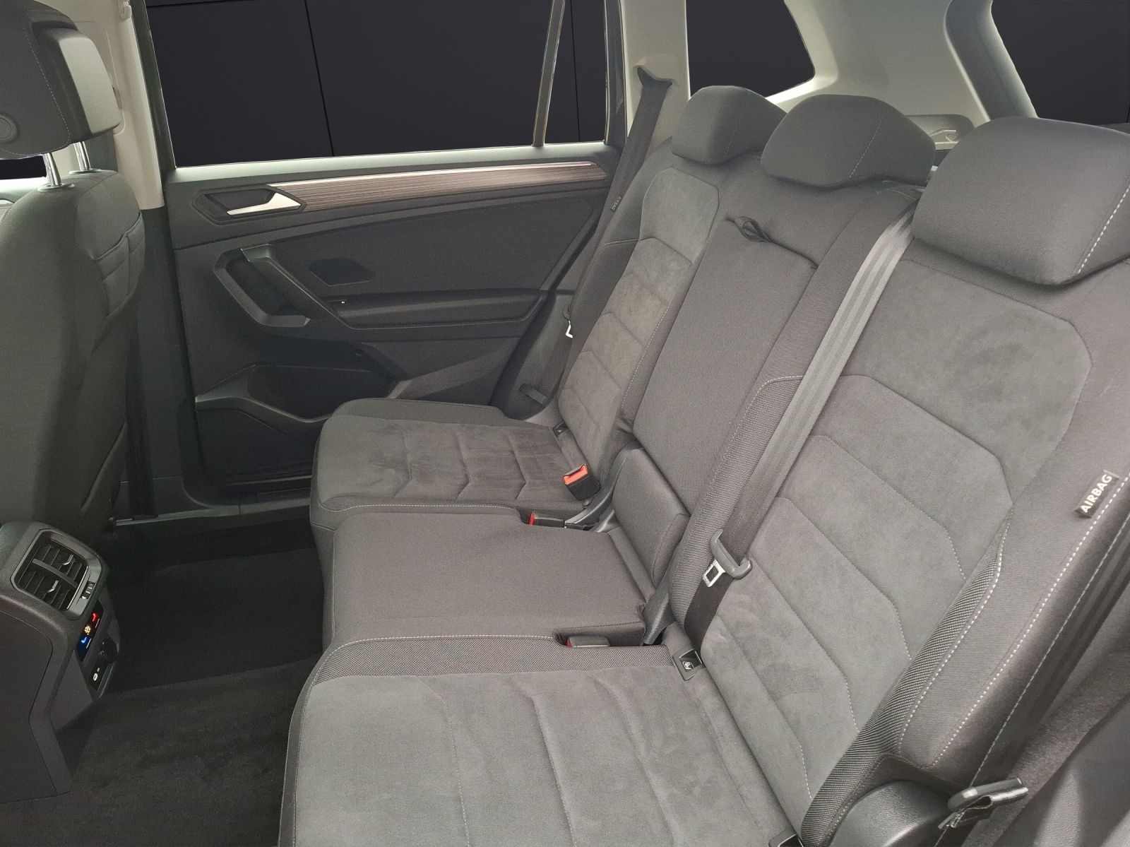 Fahrzeugabbildung Volkswagen Tiguan Allspace TDI Elegance DSG 4M Matrix Navi