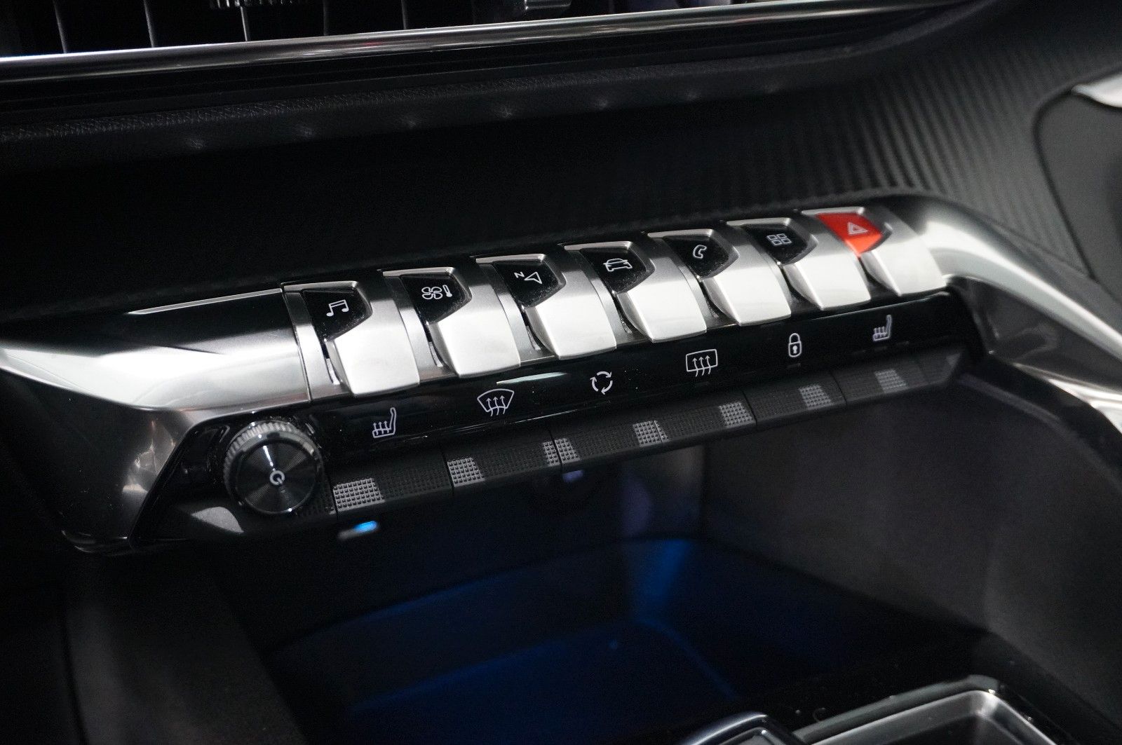 Fahrzeugabbildung Peugeot 5008 1.2T ACTIVE PACK 7-SITZ NAVI/LED/KAMERA/DAB
