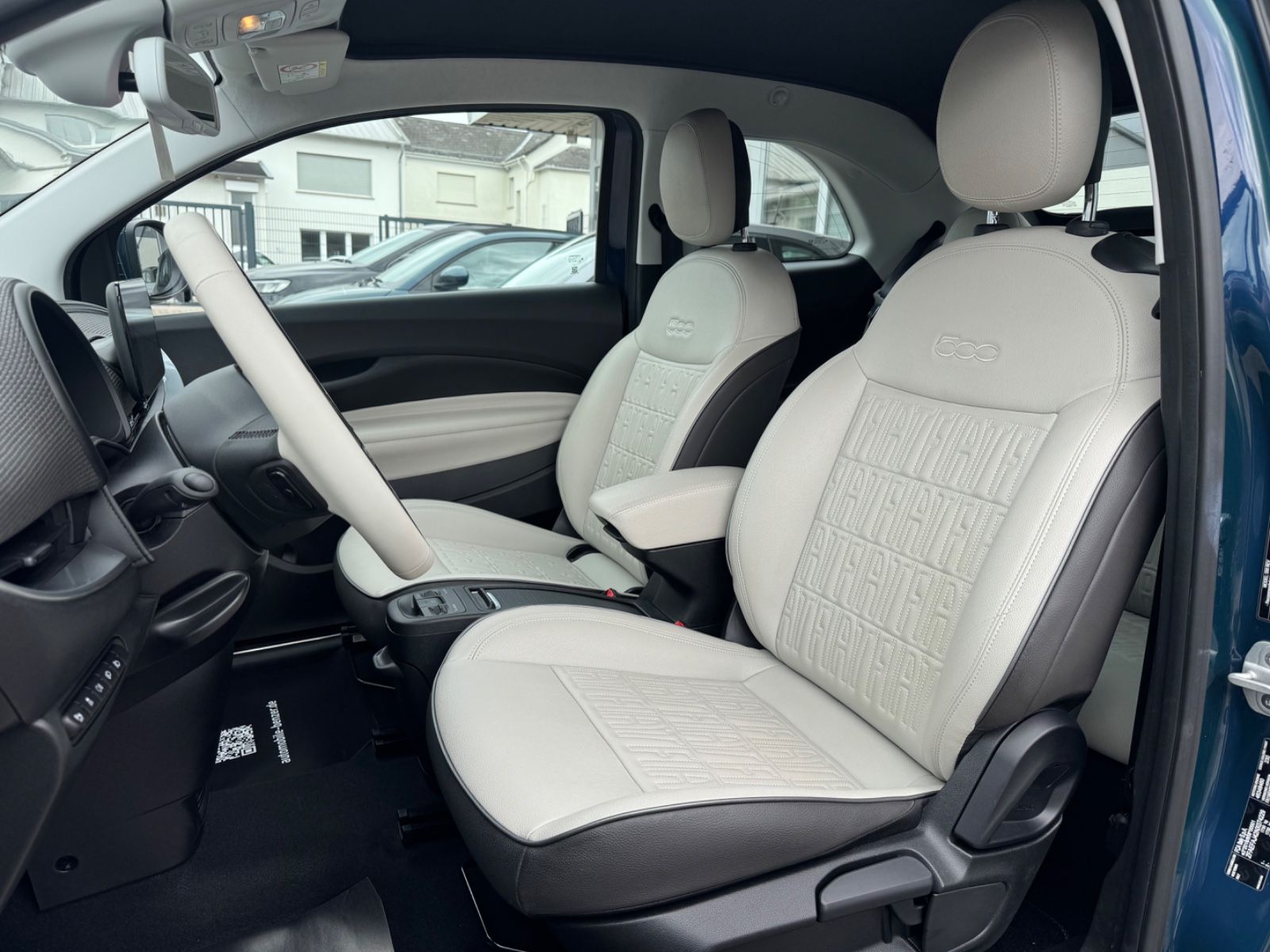 Fahrzeugabbildung Fiat 500 e La Prima/Leder/LED/R-Cam/ACC/Navi/SHZ
