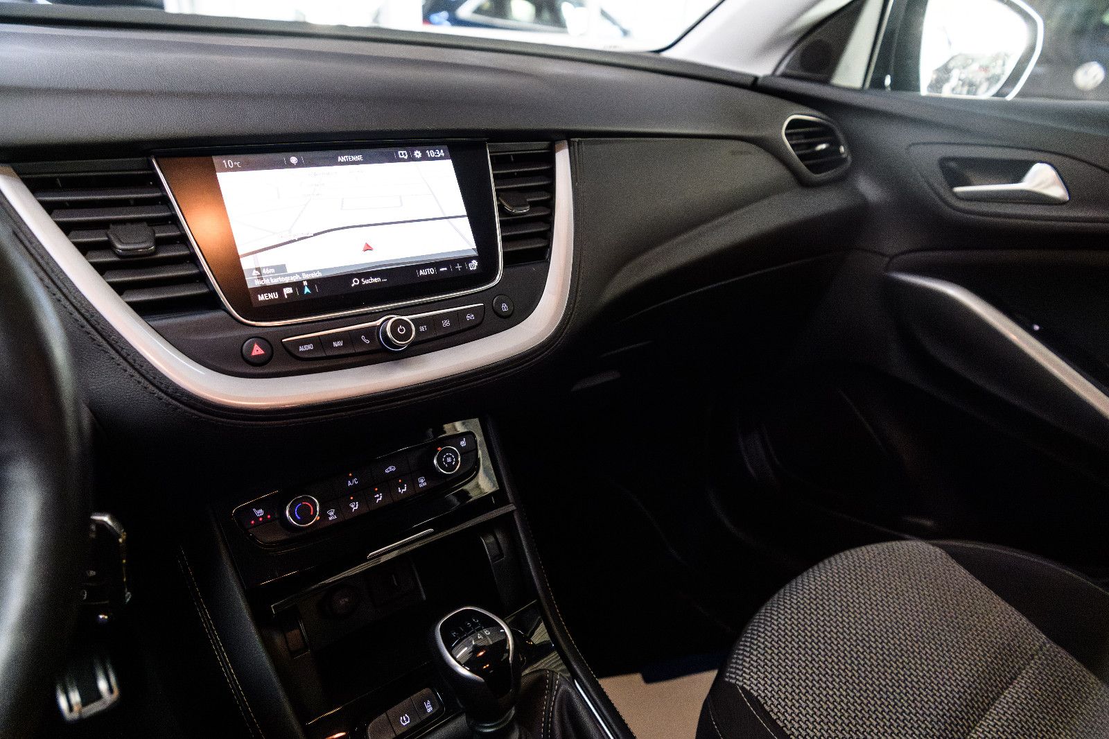 Fahrzeugabbildung Opel Grandland X /Navi+AHK+LED+Grip-Control+SH