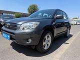 Toyota RAV 4 2.2 D-4D Sol  AHK Allradantrieb - Toyota RAV 4 Gebrauchtwagen in Düsseldorf