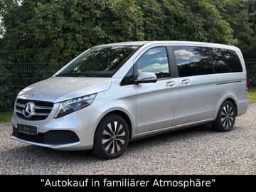 Mercedes V 220 - 1