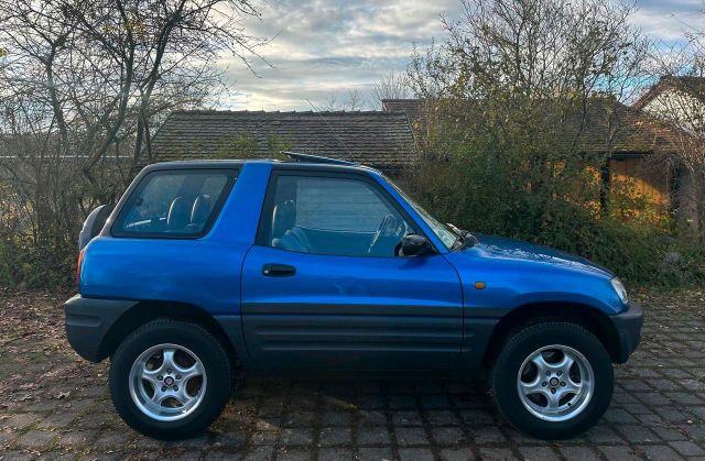 Toyota RAV4 2.0 Allrad Anhängerkupplung 8 ...