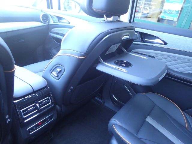 Fahrzeugabbildung DFSK Forthing 4 U-Tour Noble 1,5T 7Sitzer Shz Pano LE