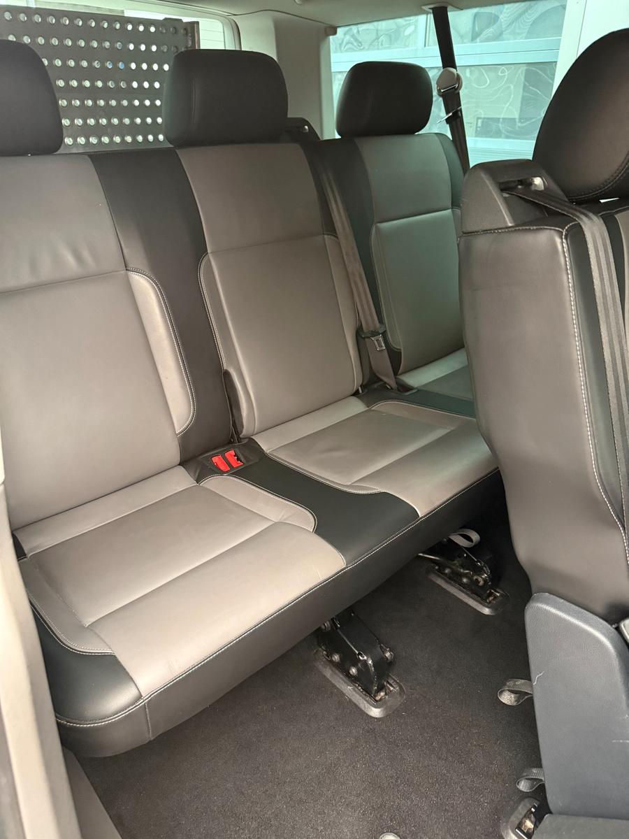 Volkswagen T6.1 Caravelle DSG Lang Navi Ahk 9sitz Rollstuhl