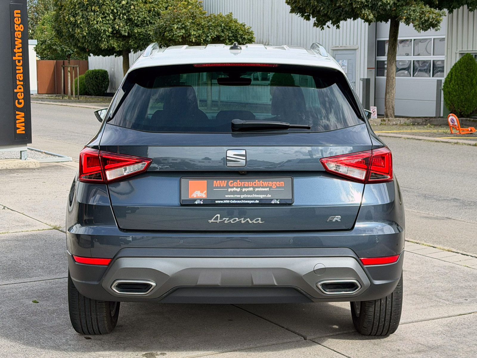 Fahrzeugabbildung SEAT Arona 1.0 TSI DSG FR ACC LED NAV KAM PDC SHZ