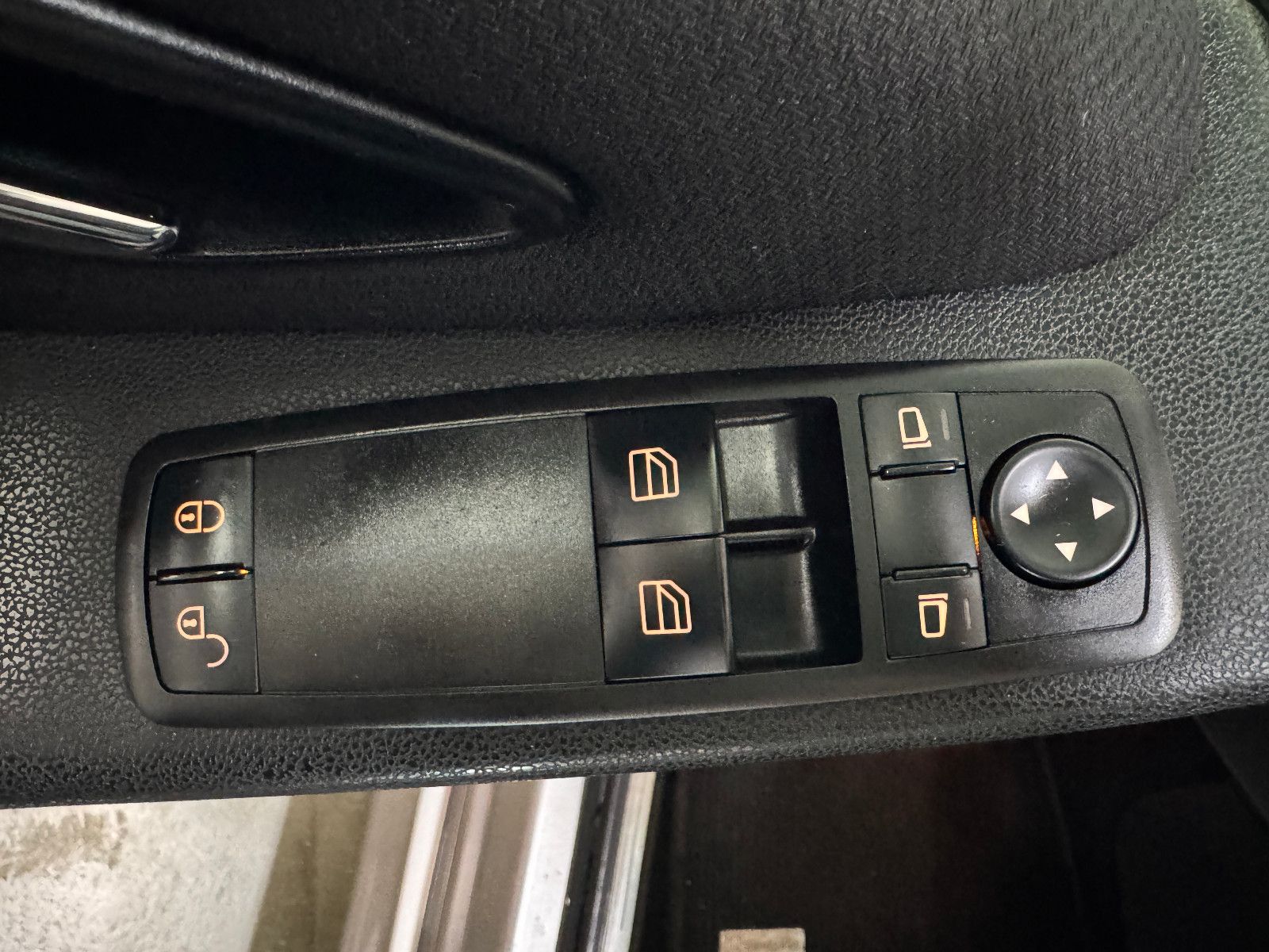Fahrzeugabbildung Mercedes-Benz B 200 CDI AUTOMATIK SPORTPAKET BI-XENON KAMERA