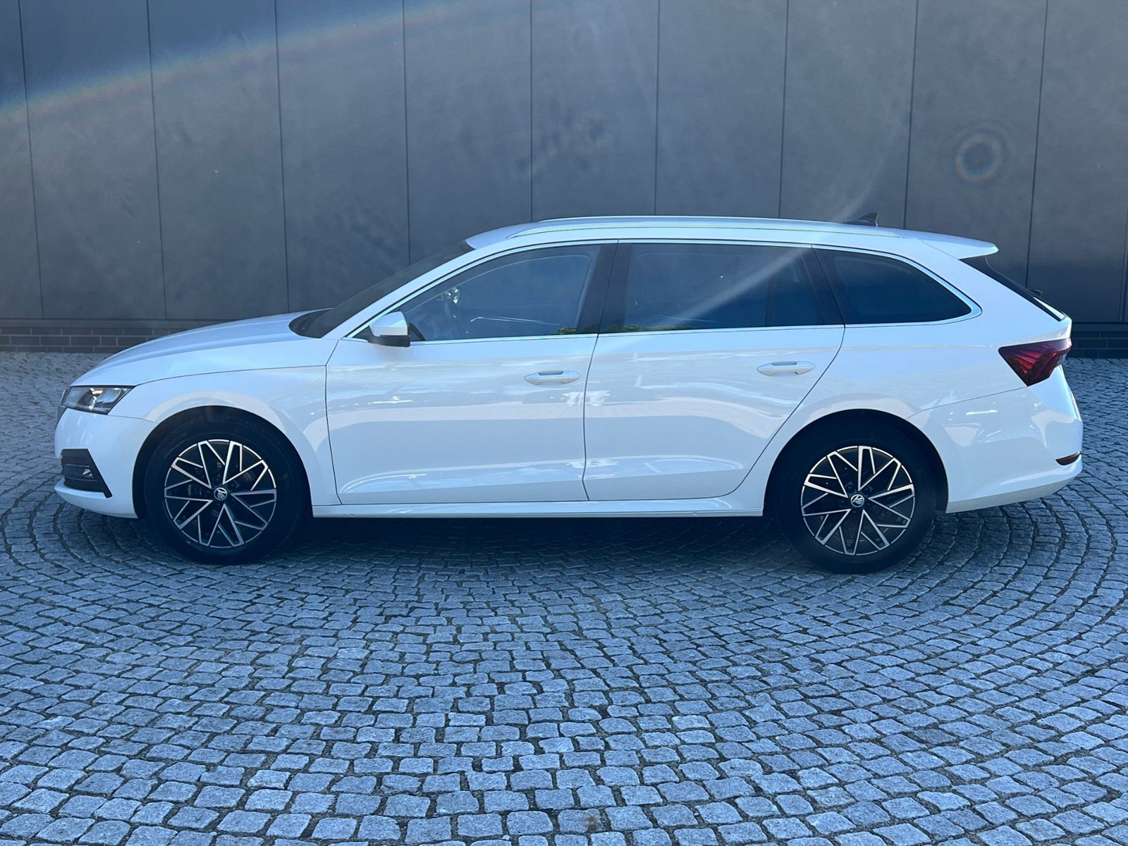 Fahrzeugabbildung SKODA Octavia III Combi Style 2.0 TDI DPF DSG *LED; AH