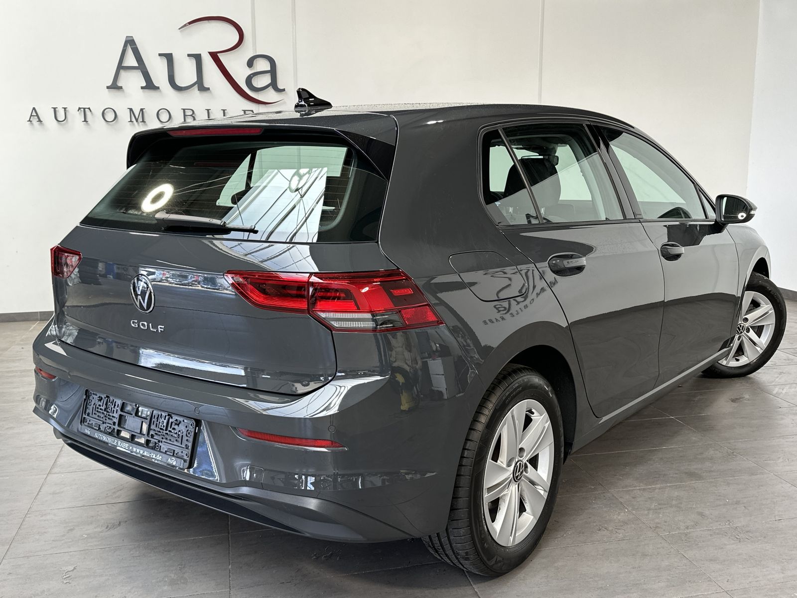 Fahrzeugabbildung Volkswagen Golf 1.5 TSI Life NAV+LED+CARPLAY+V-COCK+ACC+1HD