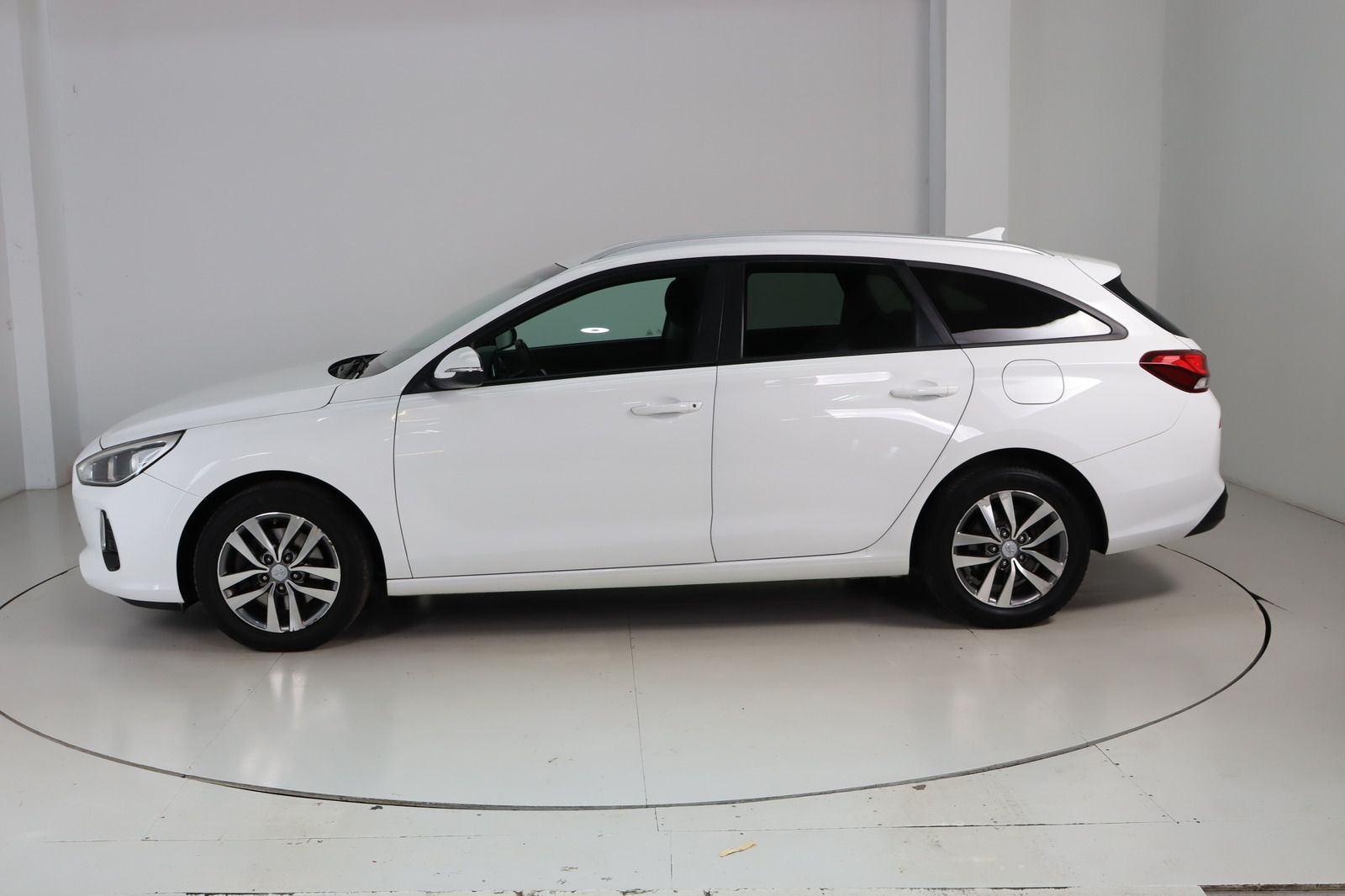 Fahrzeugabbildung Hyundai i30 T- GDi CW Family + * LED * Navi * DAB+ *