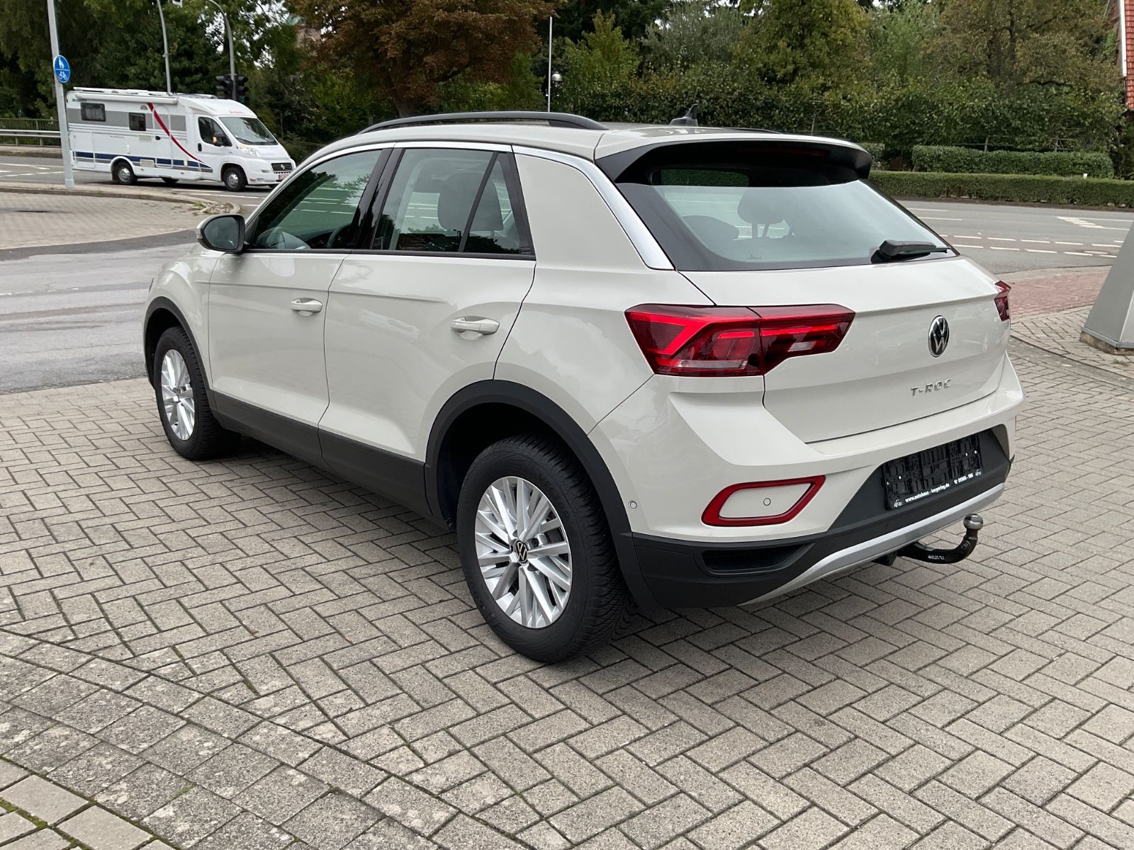 Fahrzeugabbildung Volkswagen T-Roc 1.5 TSI DSG Life,AHK,Navi,LED,AppConnect