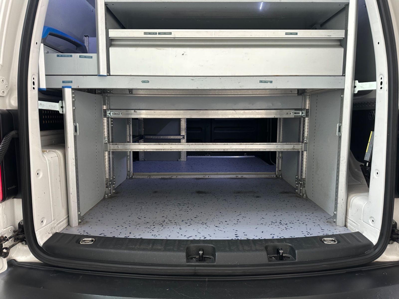 Fahrzeugabbildung Volkswagen Caddy *Maxi*Kasten*BMT*Werkstattwagen*