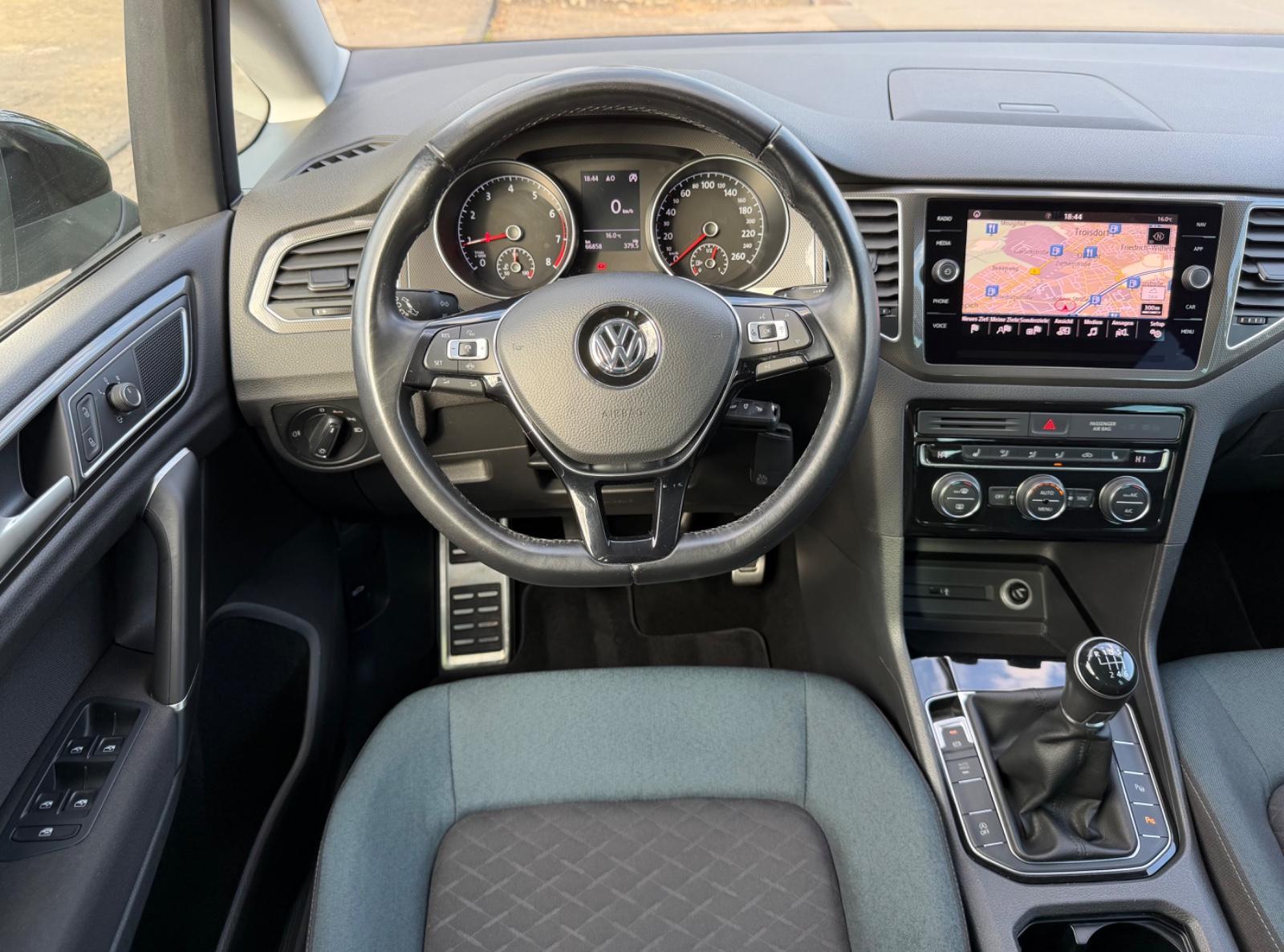 Volkswagen Golf Sportsvan VII IQ.DRIVE/NAVI/TÜV Neu/PDC, миниатюра 16