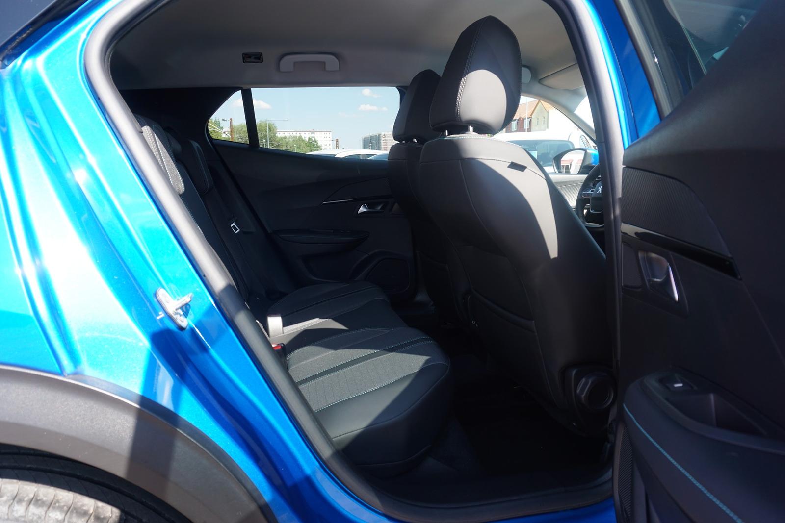 Peugeot 2008 1.2 PureTech Allure Pack LED Navi Kamera, миниатюра 30