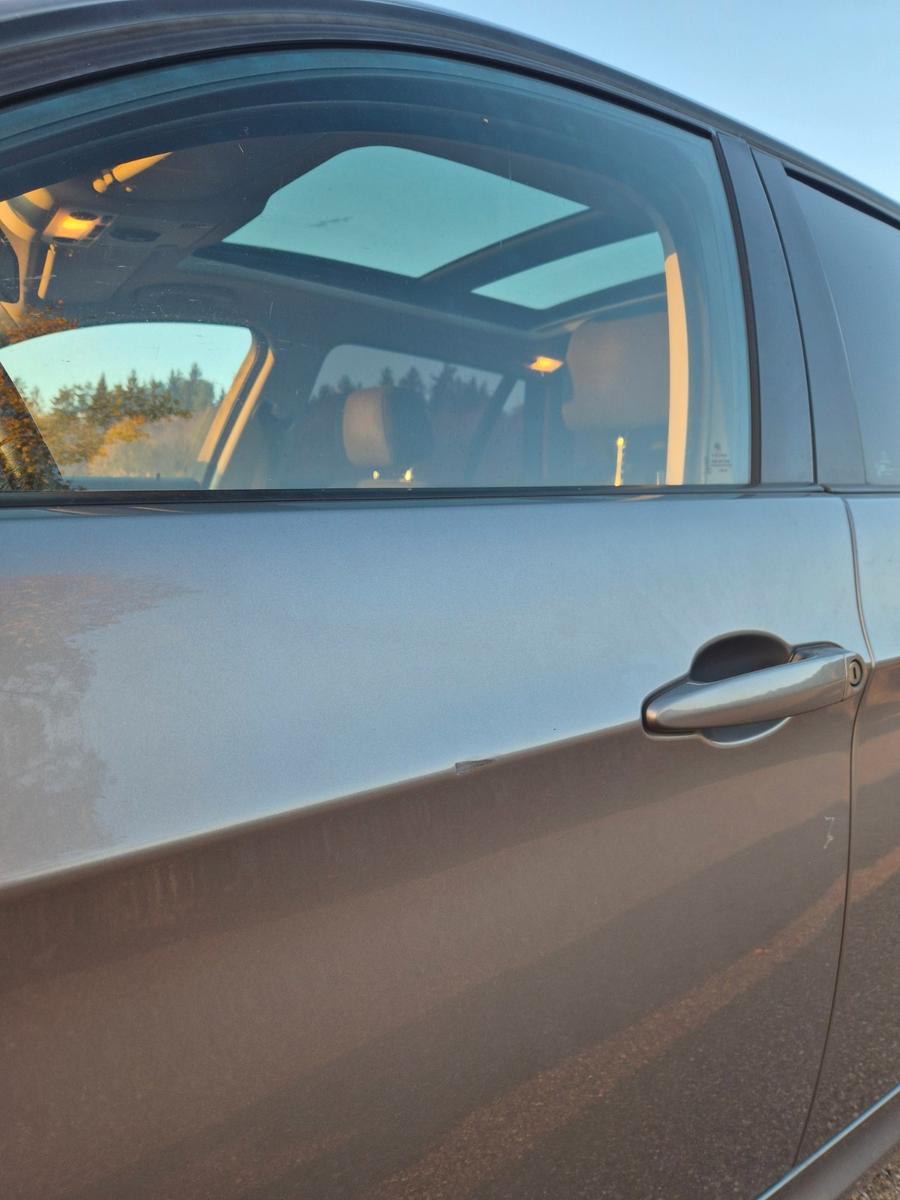 BMW 320 2009 — photo 14