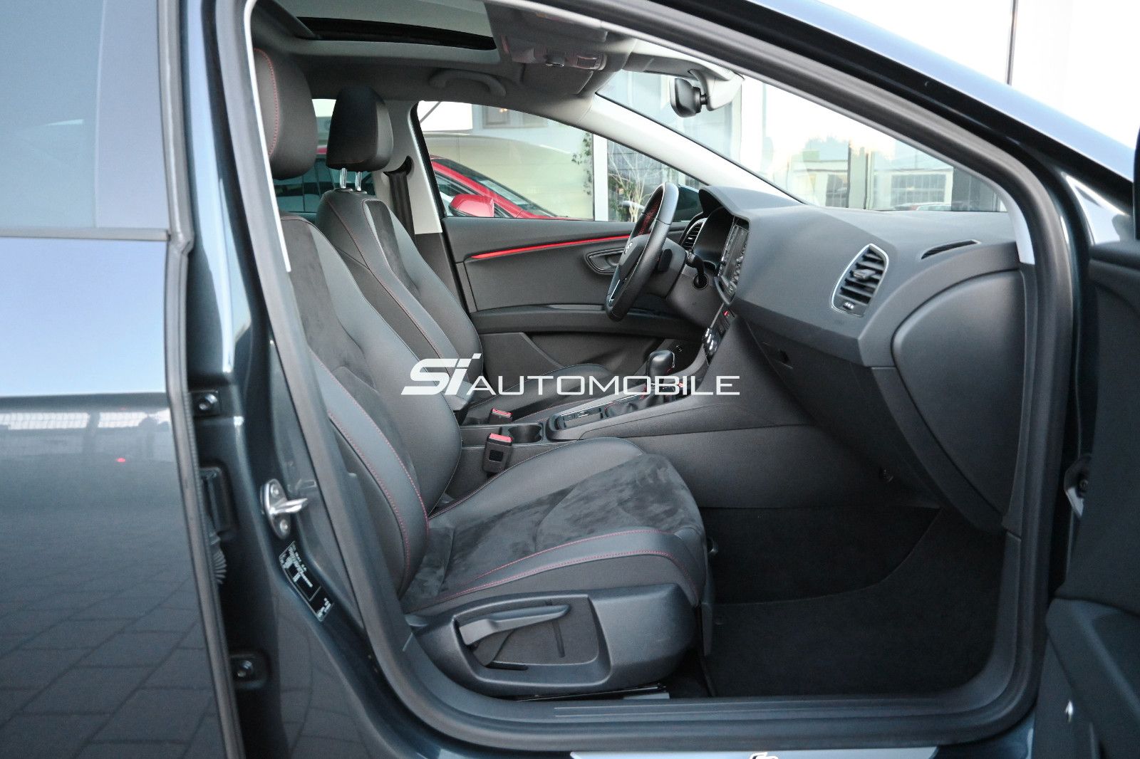 Fahrzeugabbildung SEAT Leon 2.0 TDI DSG FR °ACC°BEATS°DYNAMIC°KAM°PANO°