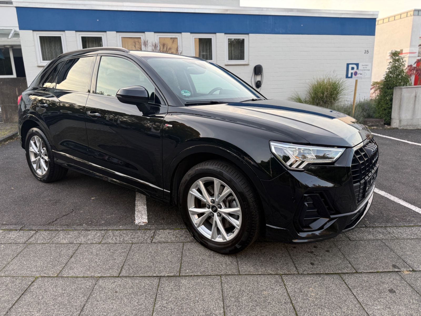 Audi Q3 45 TFSI e S line,Auto,Leder,blak Edition