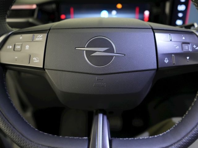Grandland B HYBRID GS eDCT+NAVI+MATRIX-LED-HS-LI