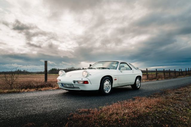 Porsche 928 S4