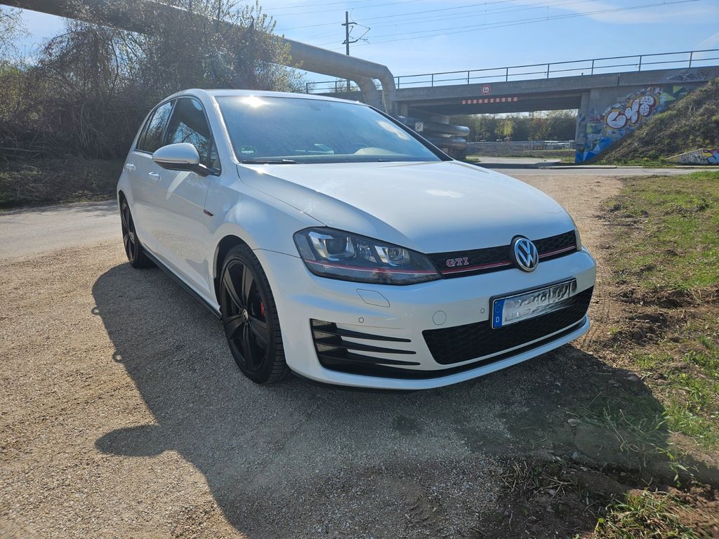 Image of Volkswagen Golf
