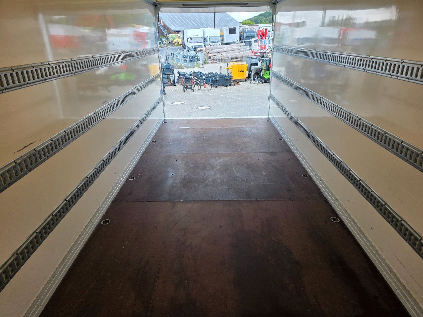 Fahrzeugabbildung Iveco Eurocargo ML120E25 LBW Palfinger 1.500kg