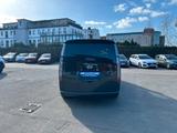 Hyundai STARIA 2.2 CRDi Trend 9-Sitzer Automatik 2WD - gebrauchte Hyundai STARIA aus dem Jahr 2024
