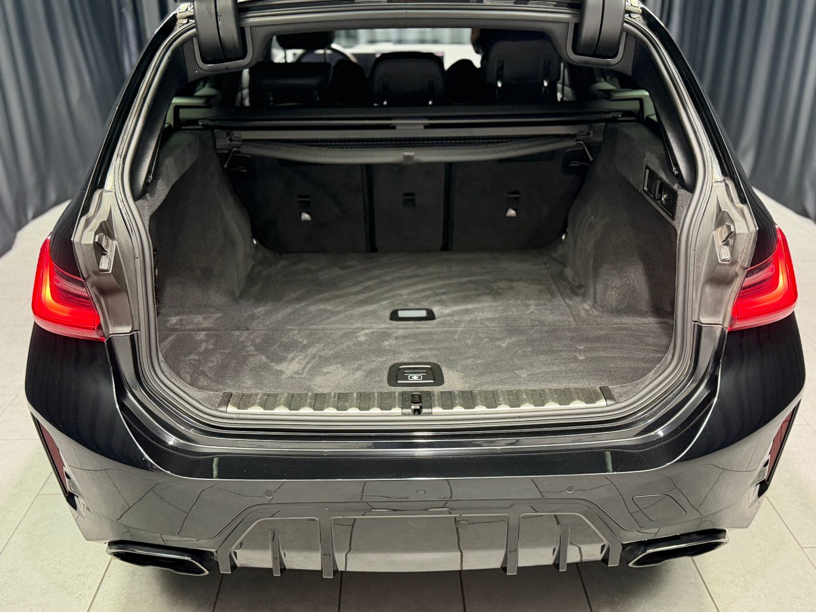 Fahrzeugabbildung BMW M340 i xDrive Touring |FACELIFT|HIFI|AHK|