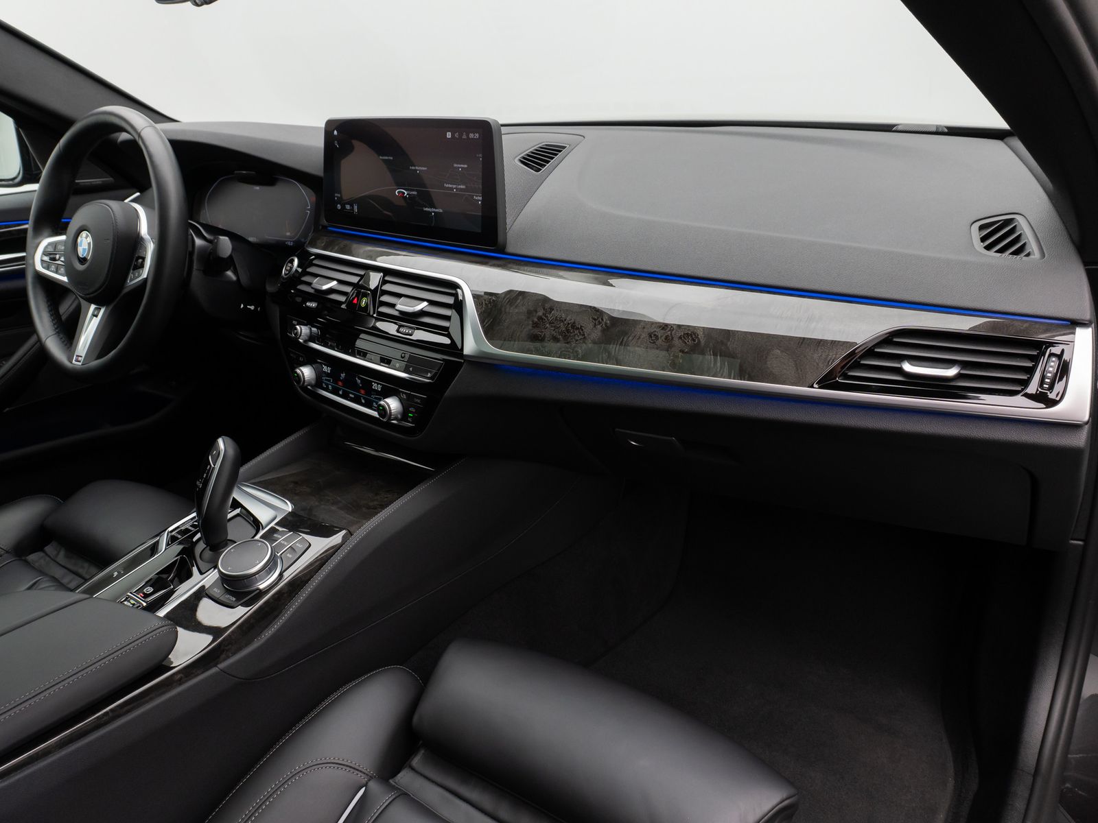 Fahrzeugabbildung BMW 540i xD M Sport Glasdach Laser Kamera HUD SoftCL