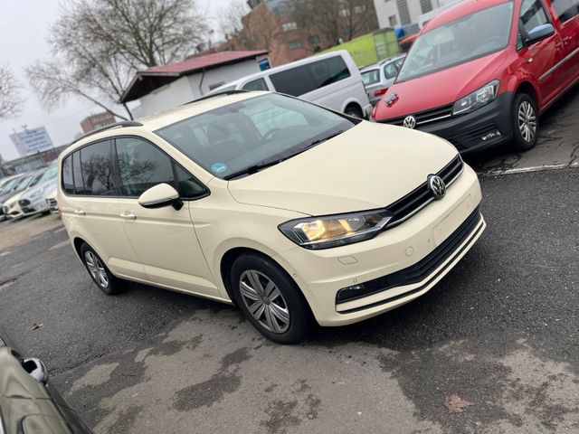 Volkswagen Touran 1.6 TDI SCR DSG