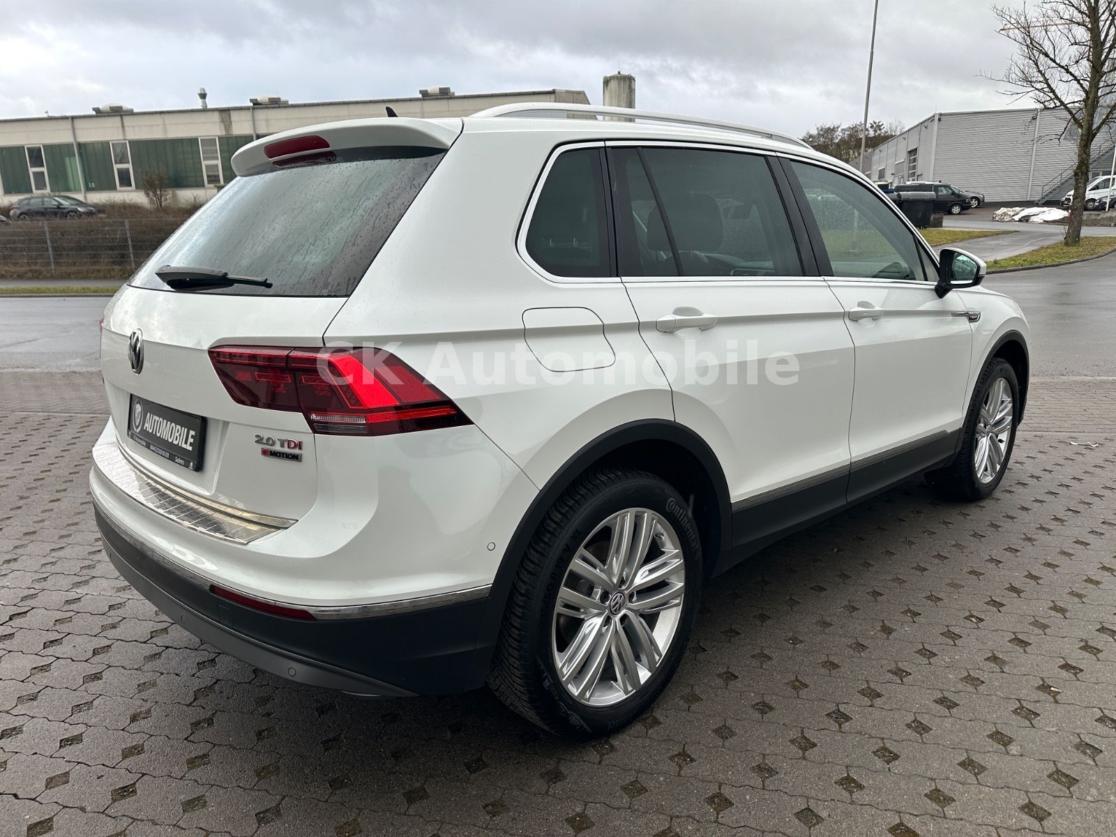 Fahrzeugabbildung Volkswagen Tiguan Highline DSG 2.0TDI 4Motion/Head-Up/Pano