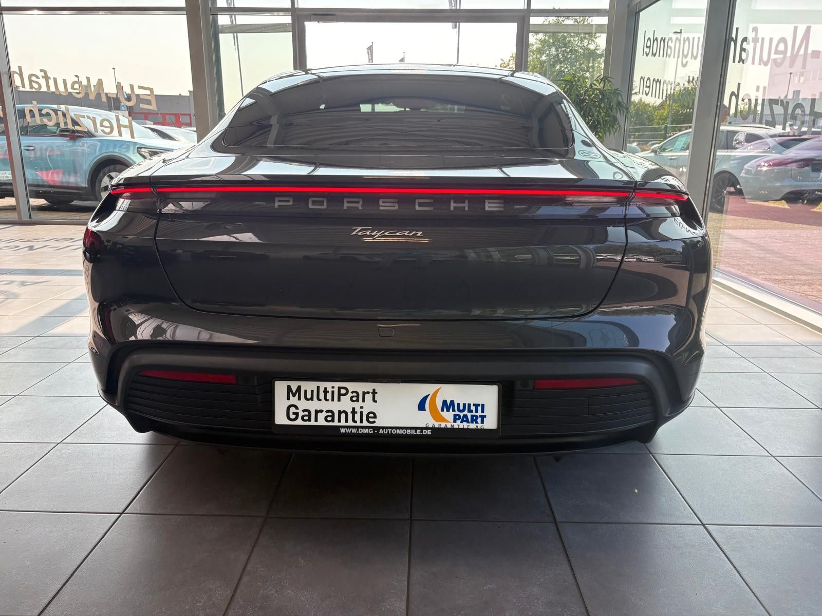 Fahrzeugabbildung Porsche Taycan performance 84 kwh, pano,volleder, memory