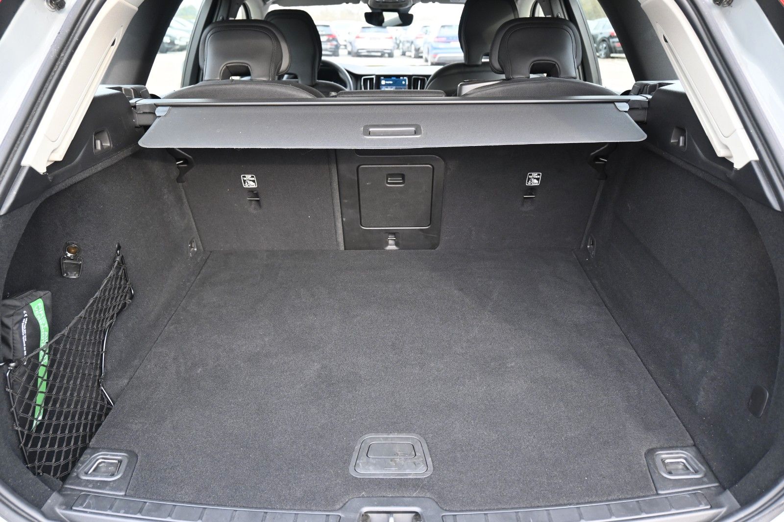 Fahrzeugabbildung Volvo XC60 B4 D FWD Core*RFK*el.Heckkl*GoogleMaps*AHK